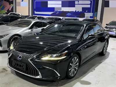Lexus ES · 2018 год