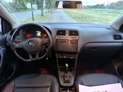 Volkswagen Polo 2018, 80000 км, за 29900 CNY - фото 7