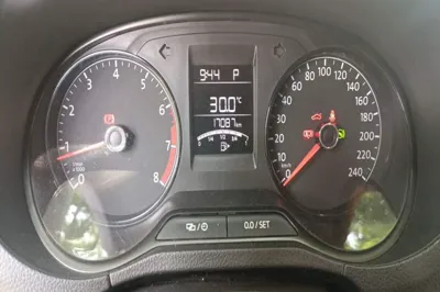 Volkswagen Polo 2016, 17000 км, за 40914.95 CNY - фото 12