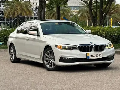BMW 5 Series · 2018 год