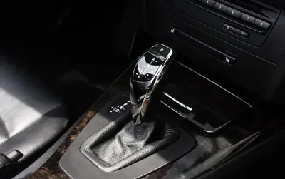 BMW 3-Series 2009, 147500 км, за 9000000 KRW - фото 9