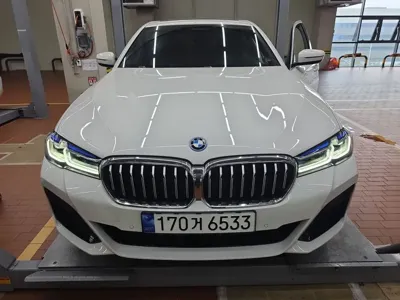 BMW 5-Series · 2023 год