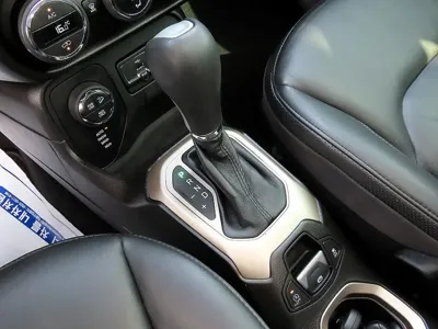 Jeep Renegade 2017, 73845 км, за 14800000 KRW - фото 10