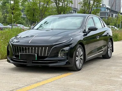 Hongqi Hongqi E-QM5 · 2023 год