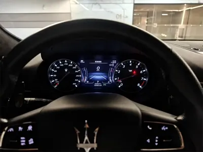 Maserati Levante 2021, 22000 км, за 740000 CNY