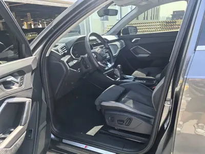Audi Q3 2022, 25200 км, за 189800 CNY