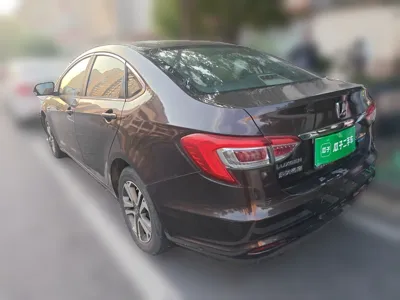 Luxgen 5 2015, 99400 км, за 18388.51 CNY