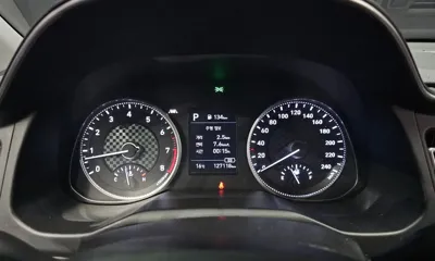 Hyundai Avante 2019, 127118 км, за 9800000 KRW - фото 8