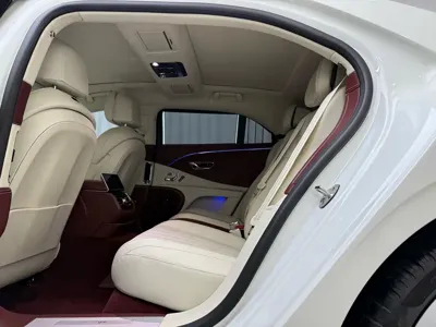 Bentley Flying Spur 2024, 5300 км, за 2938000 CNY - фото 6