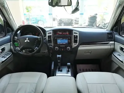 Mitsubishi Pajero (Import) 2019, 82000 км, за 149800 CNY - фото 13