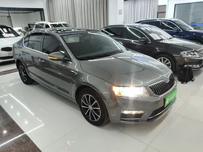 Skoda Octavia 2017, 99200 км, за 50107.83 CNY