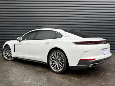 Porsche Panamera 2025, 14000 км, за 958000 CNY