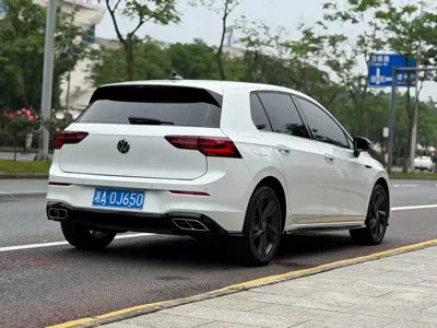 Volkswagen Golf 2022, 40000 км, за 135000 CNY