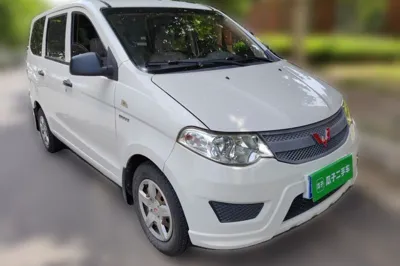 Wuling Hongguang 2015, 66800 км, за 30855.98 CNY