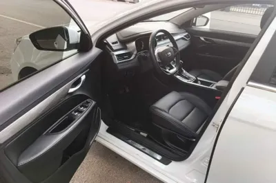 Geely Auto Emgrand 2019, 29900 км, за 44139.5 CNY - фото 18
