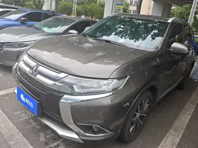 Mitsubishi Outlander · 2018 год