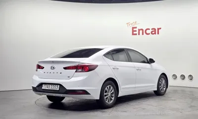 Hyundai Avante 2019, 121212 км, за 9190000 KRW