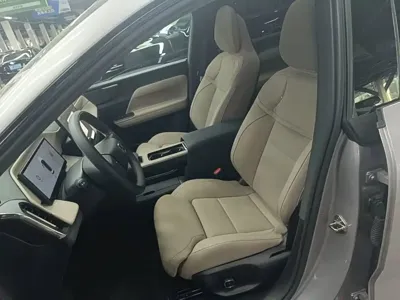 Volvo 沃尔沃XC70插电式混动 2025, 7000 км, за 234700 CNY - фото 15