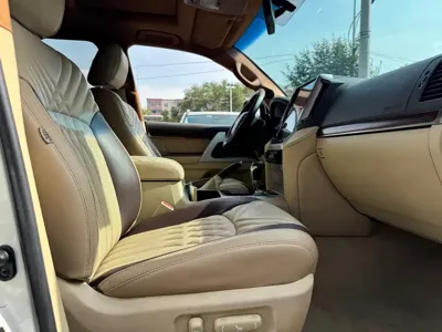 Toyota Land Cruiser 2016, 200000 км, за 488000 CNY - фото 8