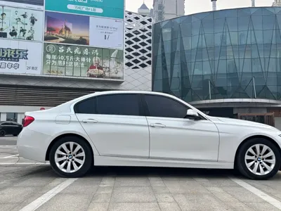 BMW 3 Series 2016, 75000 км, за 68800 CNY