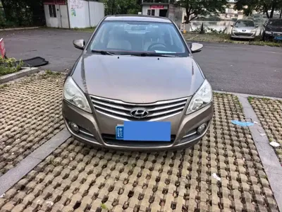 Hyundai Elantra · 2013 год