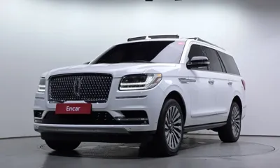 Lincoln Navigator · 2021 год