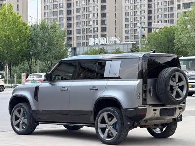Land Rover Defender 2021, 110000 км, за 436800 CNY