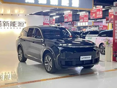 Li Auto Li L8 2024, 24000 км, за 255799 CNY