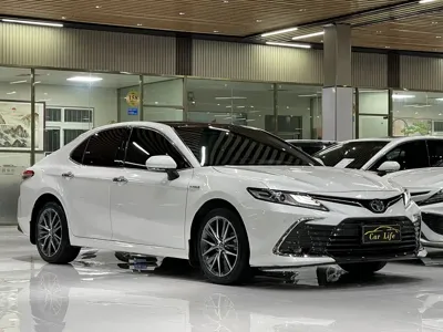 Toyota Camry 2022, 25000 км, за 123800 CNY