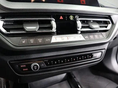BMW 1-Series 2024, 9425 км, за 29900000 KRW - фото 9