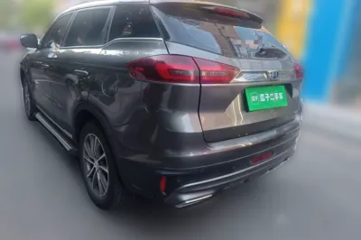 Geely Auto Emgrand X7 Sport 2018, 74800 км, за 27130.7 CNY