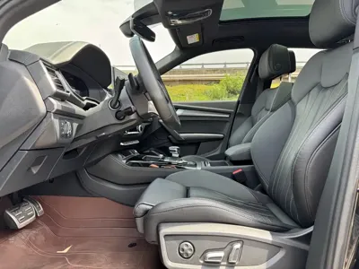 Audi Q5L 2023, 30000 км, за 199899 CNY