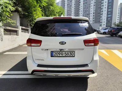 Kia Canival 2017, 201150 км, за 10500000 KRW - фото 6