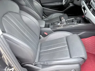 Audi A4L 2020, 80000 км, за 126800 CNY