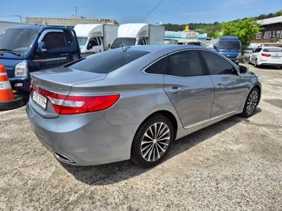 Hyundai Grandeur 2014, 174000 км, за 5000000 KRW