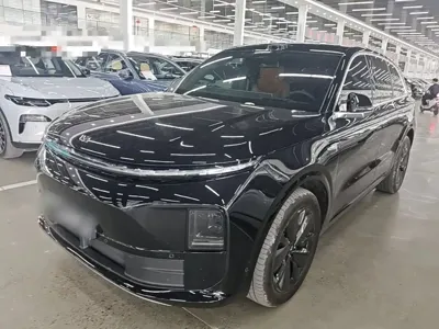 Li Auto Li L6 · 2025 год