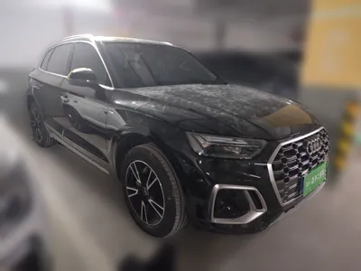 Audi Q5L 2025, 3700 км, за 212273.39 CNY