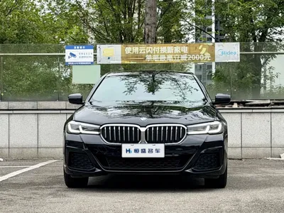 BMW 5 Series 2022, 75000 км, за 209800 CNY