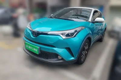Toyota C-HR · 2018 год