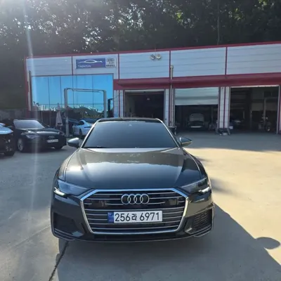 Audi A6 · 2023 год