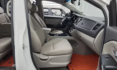 Kia Canival 2016, 157757 км, за 8500000 KRW - фото 11