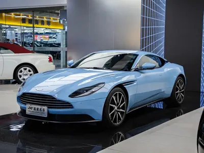 Aston Martin DB11 · 2019 год