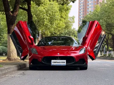 Maserati MC20 2022, 18000 км, за 1458000 CNY