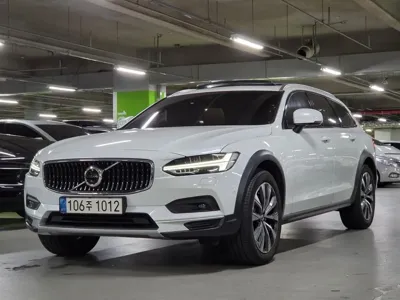 Volvo V90 · 2021 год