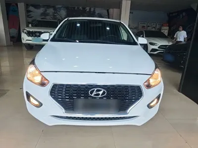 Hyundai Verna 2018, 71800 км, за 27599 CNY