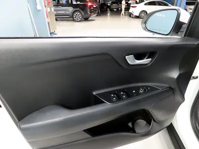 Kia Stonic 2018, 50520 км, за 10900000 KRW - фото 14