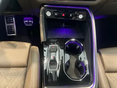 Audi Q5L 2025, 6000 км, за 288800 CNY - фото 14