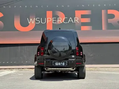 Land Rover Defender 2026, 8000 км, за 698000 CNY