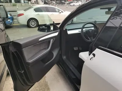 Tesla Model Y 2023, 35800 км, за 226400 CNY - фото 16