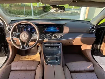 Mercedes-Benz E-Class 2023, 60000 км, за 273800 CNY